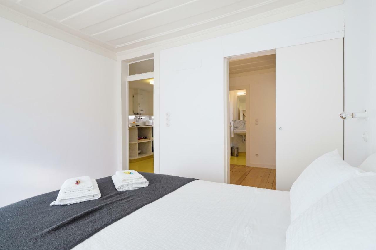 Alfama Casa Amarela Apartment Lisbon Bagian luar foto