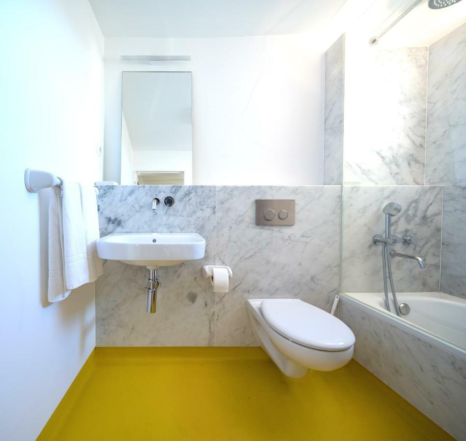 Alfama Casa Amarela Apartment Lisbon Bagian luar foto