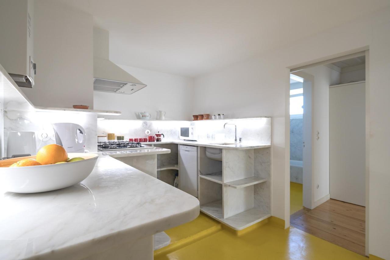 Alfama Casa Amarela Apartment Lisbon Bagian luar foto